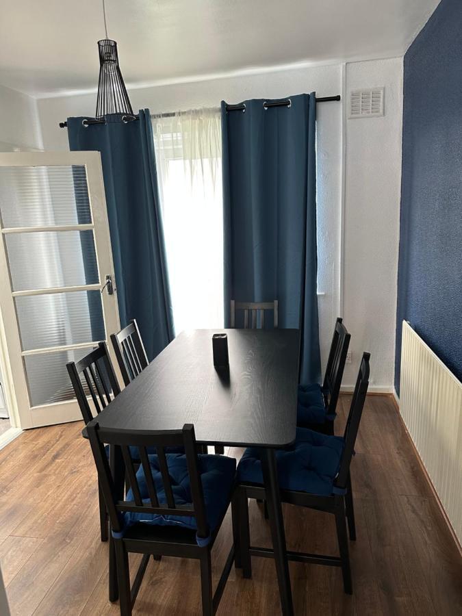 Lovely Spacious 3 Bedrooms House 伯明翰 外观 照片
